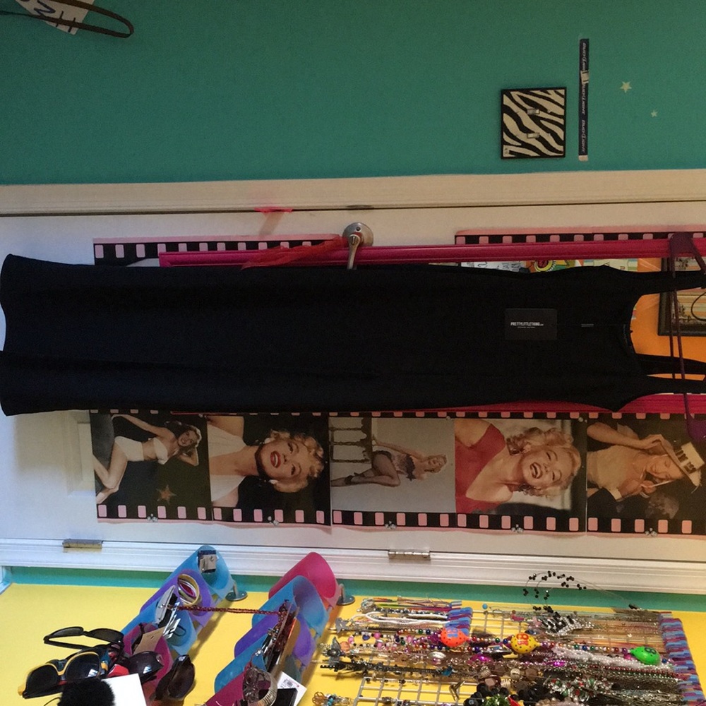 Black Prom dress. Brand new, never been worn!!